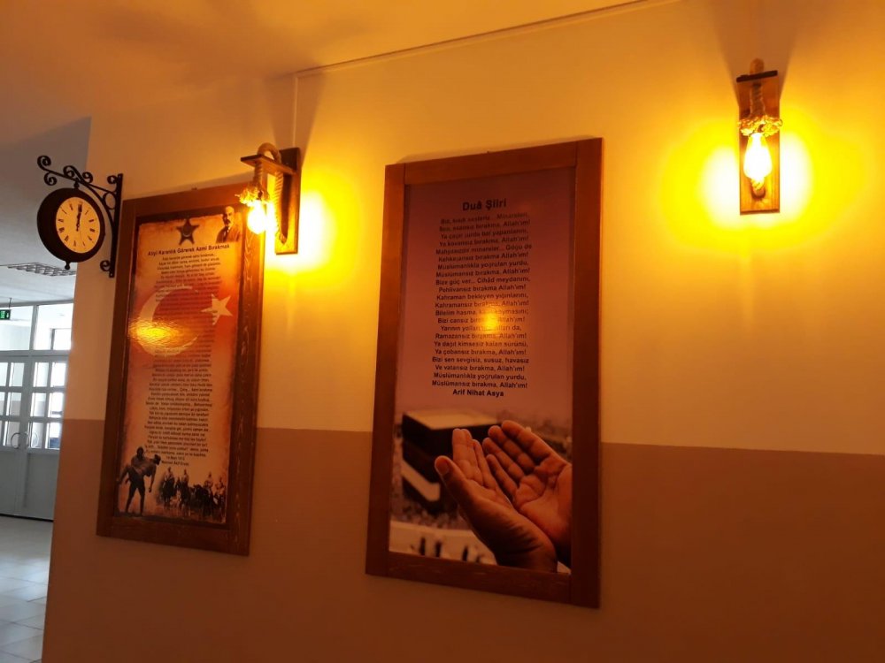 ARİF NİHAT ASYA EDEBİYAT POSTERİ